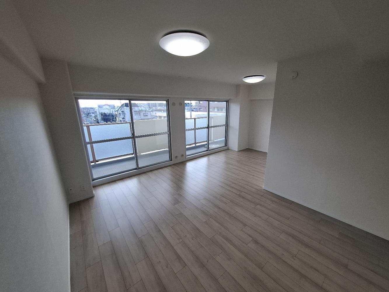 三国ヶ丘スカイハイツの居間・リビング