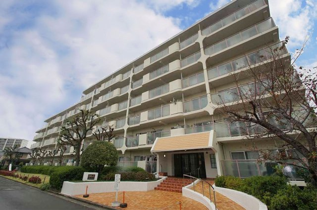 三国ヶ丘スカイハイツの外観