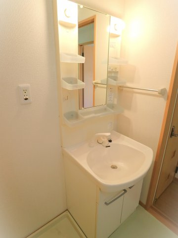 レーブフラッツの洗面所|※他号室の写真です
