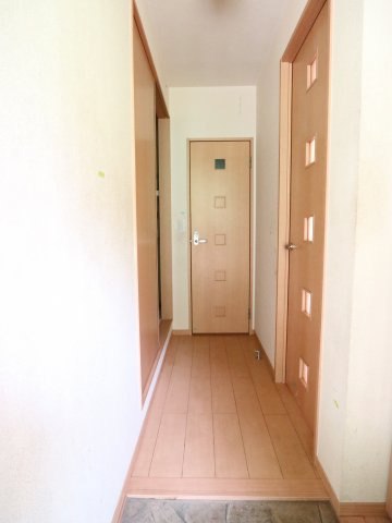 レーブフラッツの玄関|※他号室の写真です