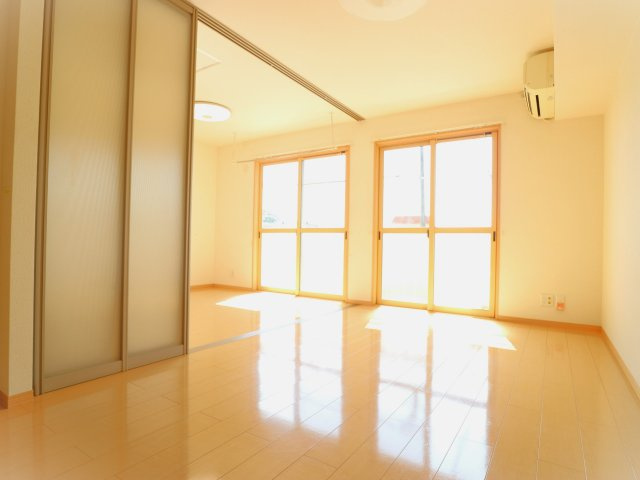 レーブフラッツの洋室|※他号室の写真です