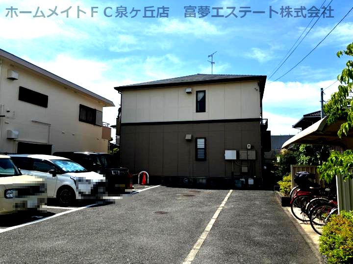 メゾンボヌールの駐車場