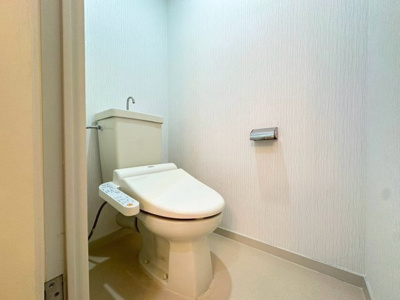 【トイレ】 | ピアチェーレ