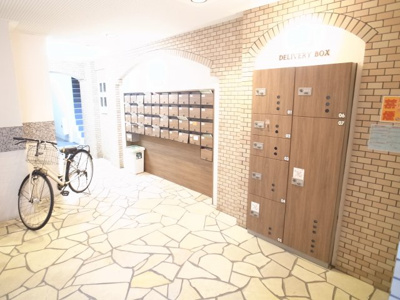 【ロビー】 | ザ・ウエスト | 宅配ボックス付☆