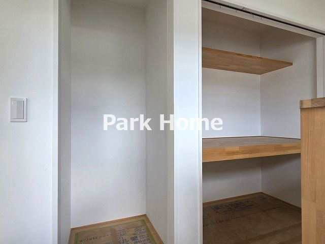 高知市朝倉丙 A号地 新築戸建ての収納|２F:ホール内収納