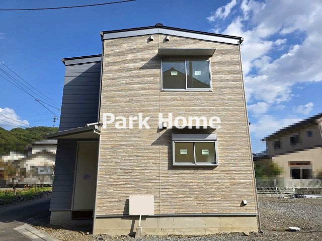 高知市朝倉丙 A号地 新築戸建ての外観|2025.10月末：建築中