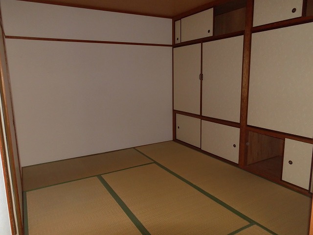 コーポタカハマの和室