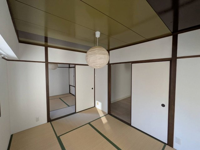 コーポタカハマの和室