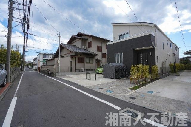 藤沢市片瀬海岸３丁目戸建ての前面道路含む現地写真|前面道路含む現地写真です