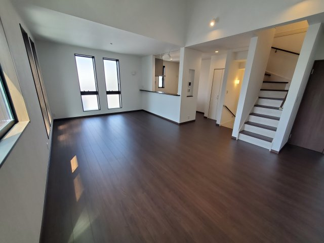 【その他】 | 江戸川区松江7丁目　新築戸建　A号棟 | 施工会社の同程度仕様、施工例写真です。モデルハウスのご内覧、受付開始！お早めのご成約で外壁やフローリング等、カラーセレクトも対応致します♪