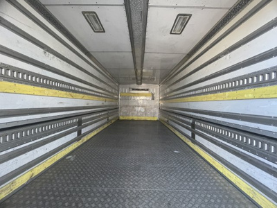 【内装】 | 与根コンテナ　