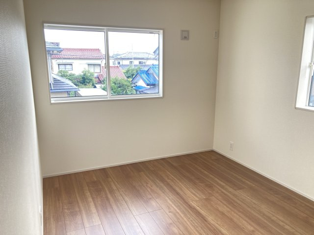 ブルーミングガーデン前橋市上新田町　５号棟　の洋室|２階洋室１です