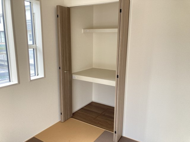 ブルーミングガーデン前橋市上新田町　５号棟　の収納|和室にも大きな収納スペースがあります！