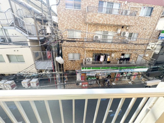 【展望】 | 目の前にコンビニがあり買い忘れにも大変便利です。