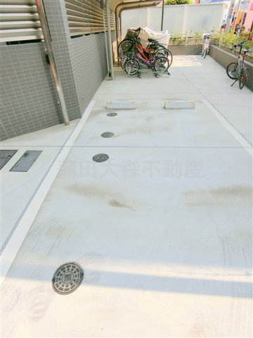 グランデュールⅣ大鳥居の駐車場