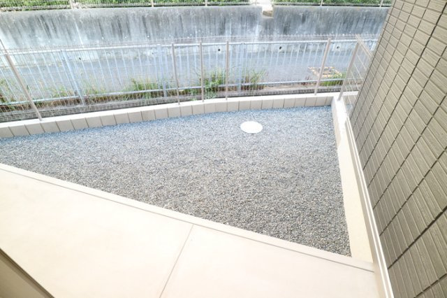 ソリッソ大久保西嶋の庭