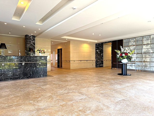 オーヴィジョン照葉アクアテラスのエントランス