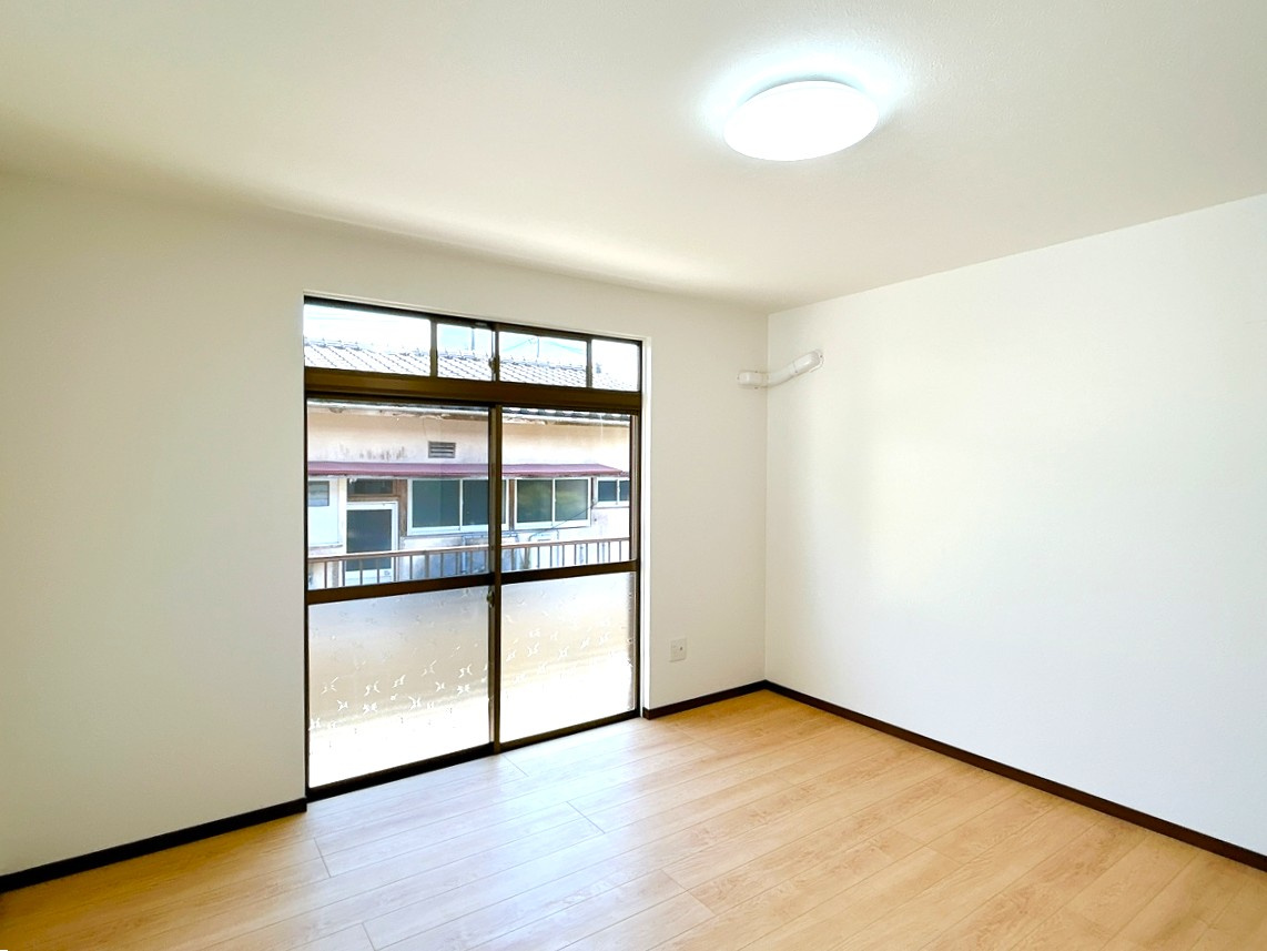 えびの市大字小田の中古一戸建の洋室