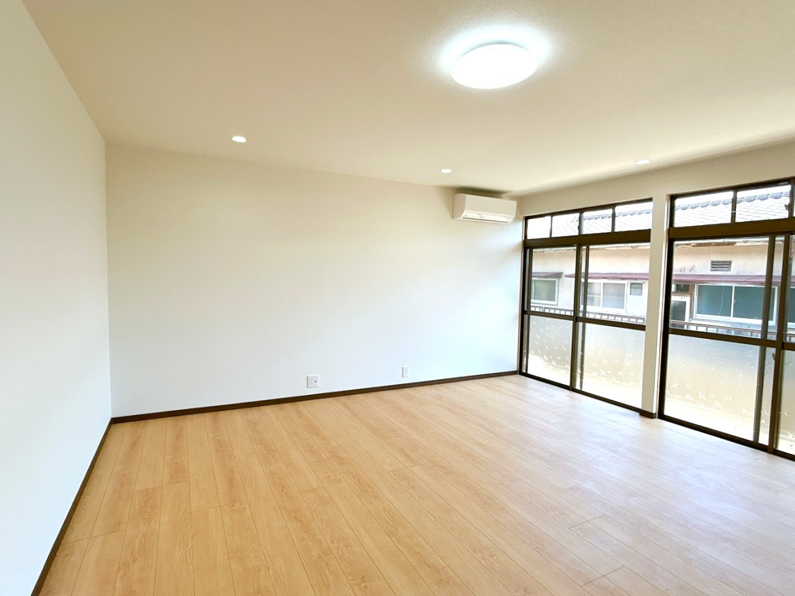 えびの市大字小田の中古一戸建の洋室