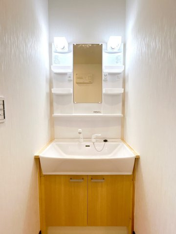 えびの市大字小田の中古一戸建の独立洗面台