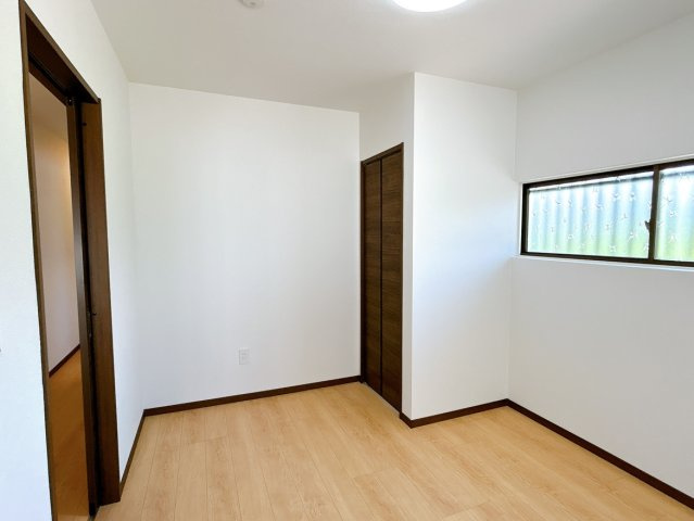 えびの市大字小田の中古一戸建の洋室