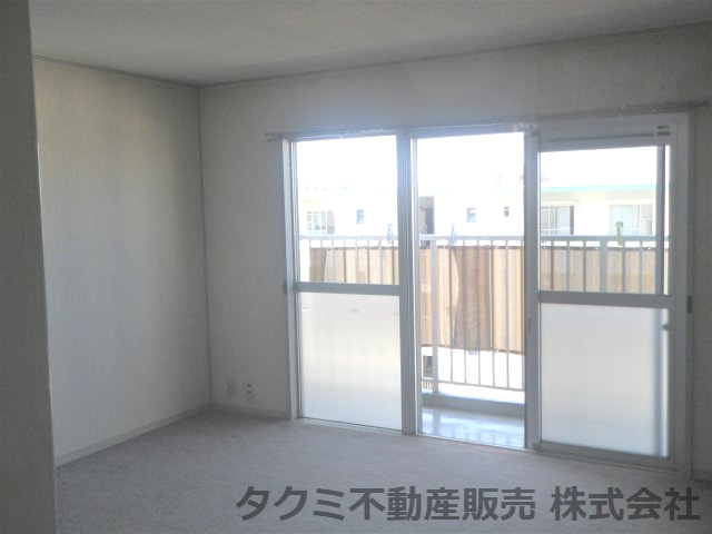 垂水高丸住宅　２号棟の居間・リビング