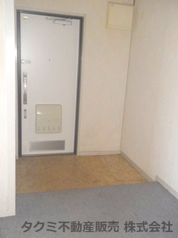 垂水高丸住宅　２号棟の玄関