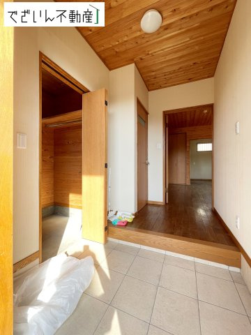 【玄関】 | 熊谷市弥藤吾　中古住宅   | 現地(2025年9月撮影)