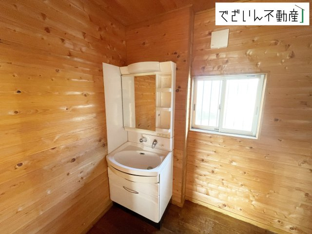 【独立洗面台】 | 熊谷市弥藤吾　中古住宅   | 現地(2025年9月撮影)