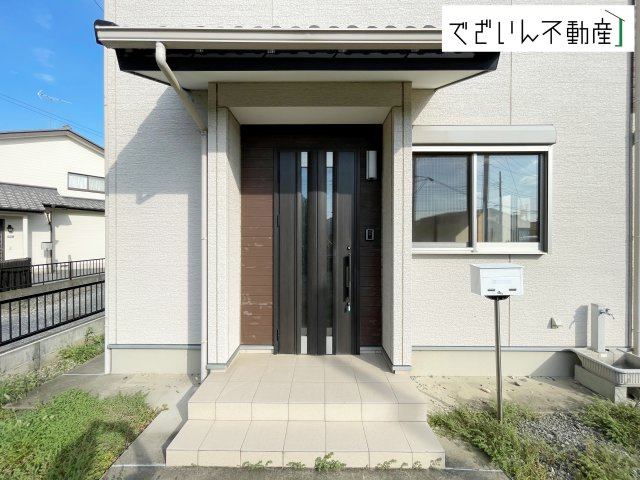 【玄関】 | 熊谷市弥藤吾　中古住宅   | 現地(2025年9月撮影)