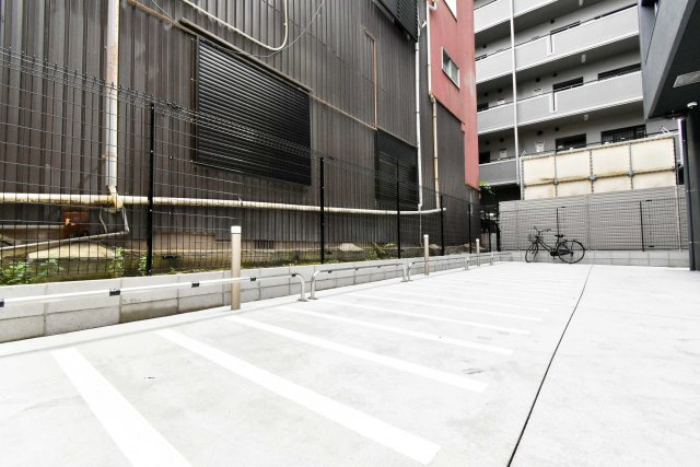 GLAND CINQの駐車場