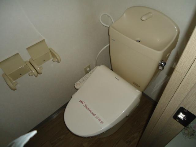 コンフォールシャトーのトイレ|シャワー付トイレ