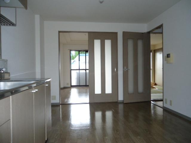 コンフォールシャトーの居間・リビング|ダイニング