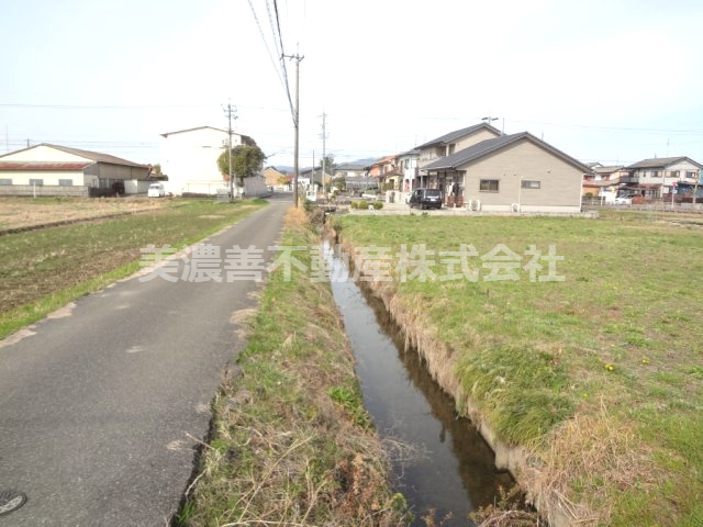 ６５０２１　瑞穂市美江寺土地の外観