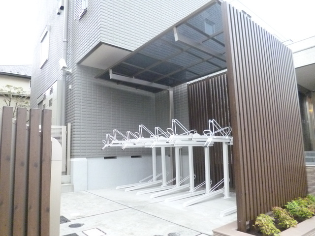 NewSafole代々木上原のその他共用部分|★屋根付き駐輪スペース★