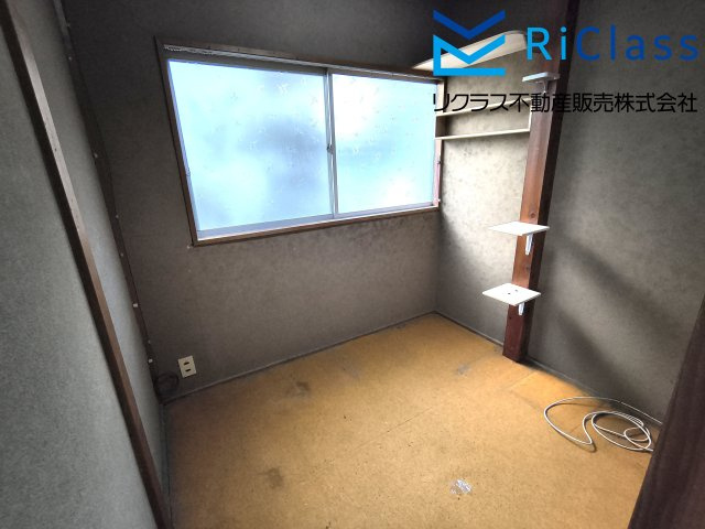 中古戸建　神戸市長田区長尾町1丁目4の洋室|書斎にも使える1階2.5帖の洋室です