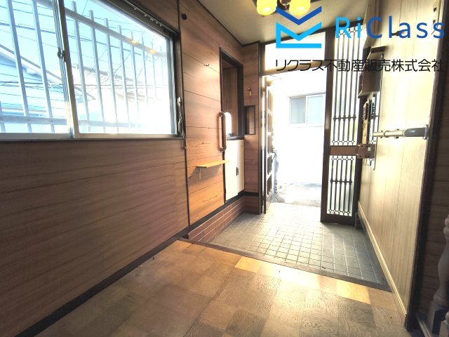 中古戸建　神戸市長田区長尾町1丁目4の玄関|ゆったりとした玄関です