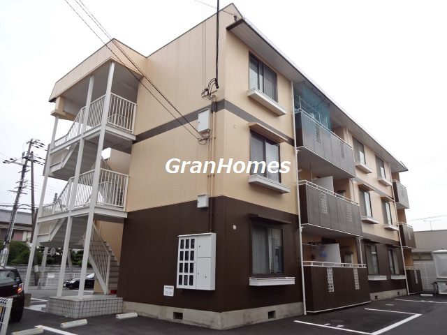 エステートパレス　Ｂ棟の外観