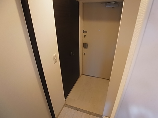 神戸市兵庫区佐比江町の賃貸マンションの玄関|シューズボックス付き玄関