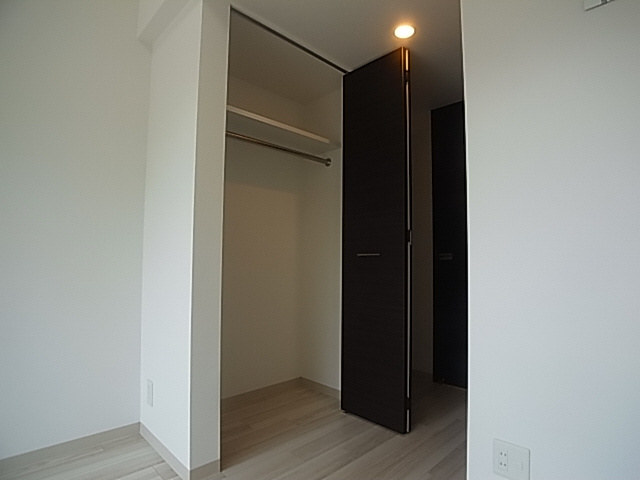 神戸市兵庫区佐比江町の賃貸マンションの収納|クローゼット