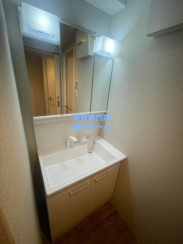 ラシーヌ住吉大社の独立洗面台|朝の身支度には欠かせない独立洗面化粧台