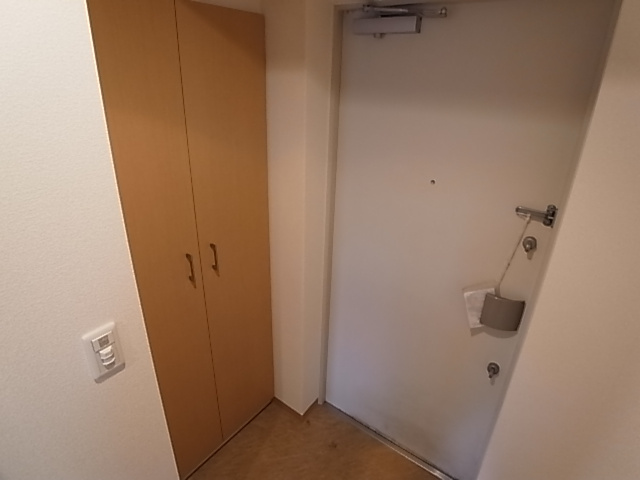 神戸市兵庫区水木通１丁目の賃貸マンションの玄関|シューズボックス付き