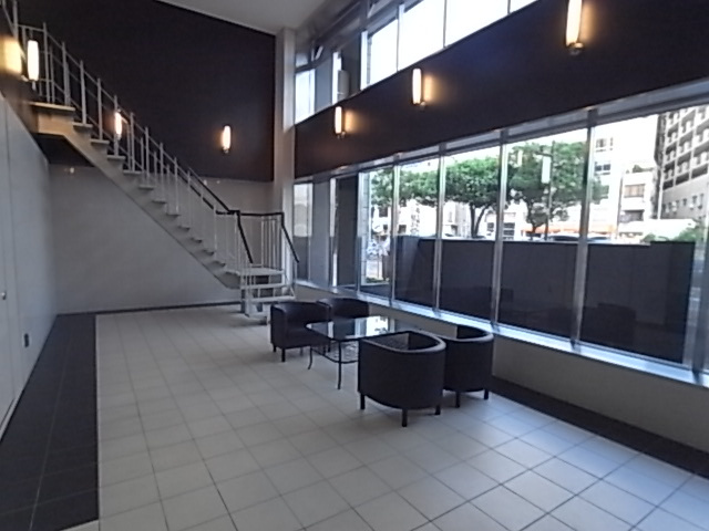 神戸市兵庫区水木通１丁目の賃貸マンションのエントランス