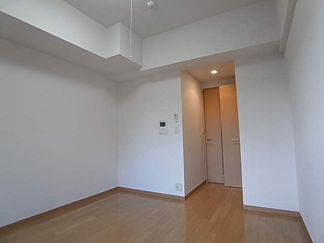 神戸市兵庫区水木通１丁目の賃貸マンションの居間・リビング|洋室