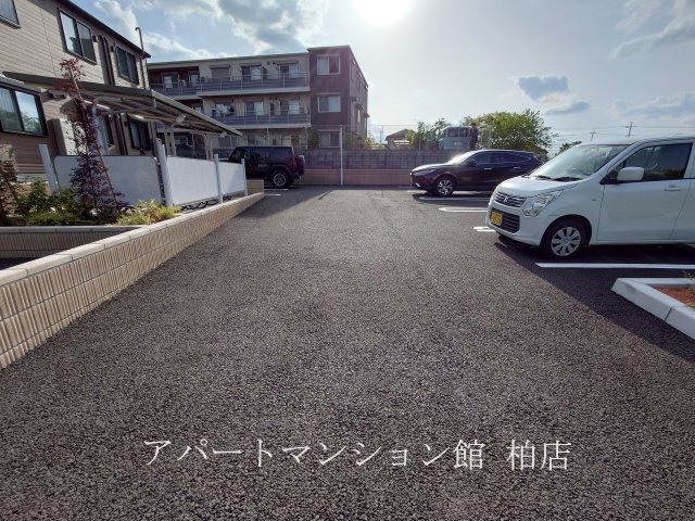 グランピアの駐車場