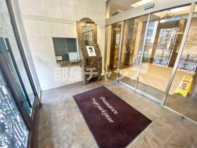 プレサンス名古屋駅前のエントランス