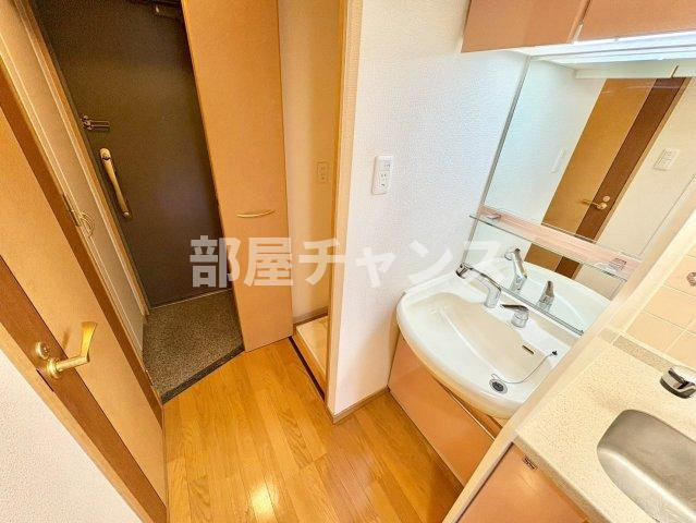 プレサンス名古屋駅前の独立洗面台