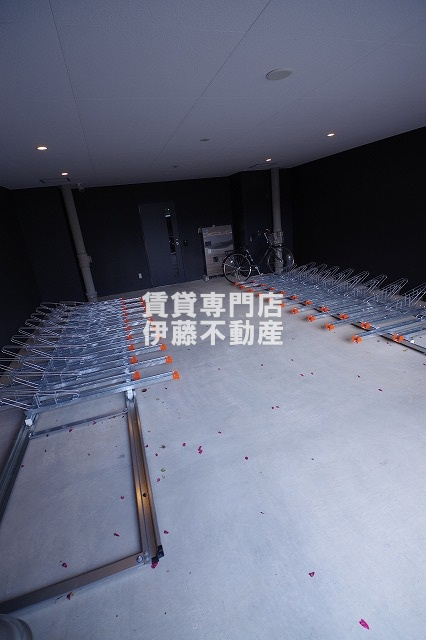 ルネフラッツ黒川Ⅱの駐車場