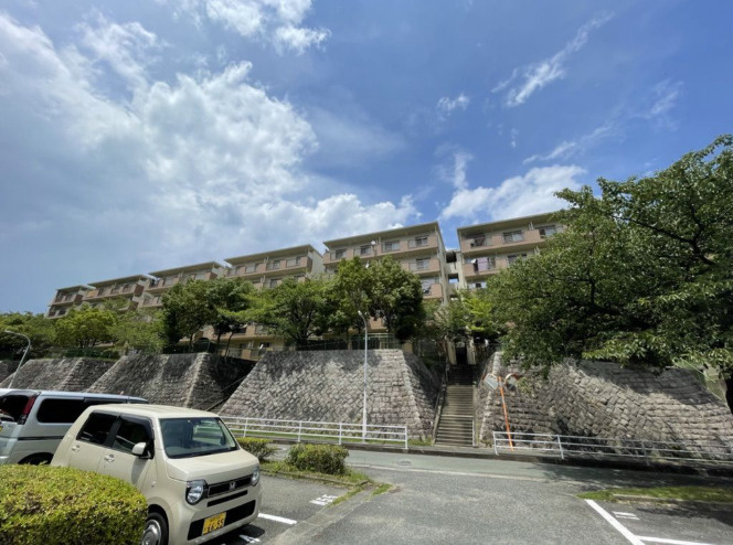 笹の台団地4号棟の外観
