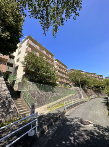 笹の台団地4号棟の外観
